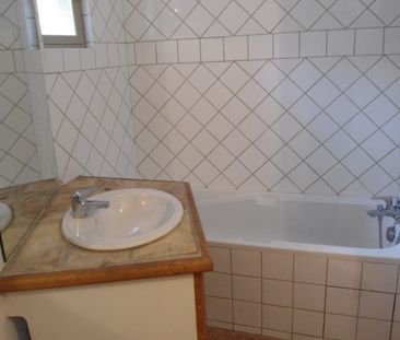 Coup de coeur, grand F2 au coeur de ville - Photo 3