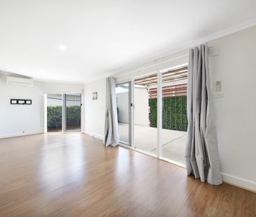 288 Jasper Rd, McKinnon VIC 3204 - House For Rent | Domain - Photo 2