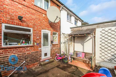 2 bed Mid Terraced House for Rent - Photo 4