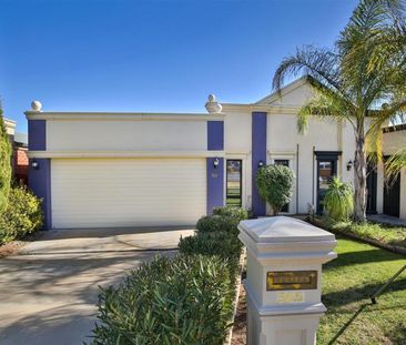 Three Bedroom House - Photo 4