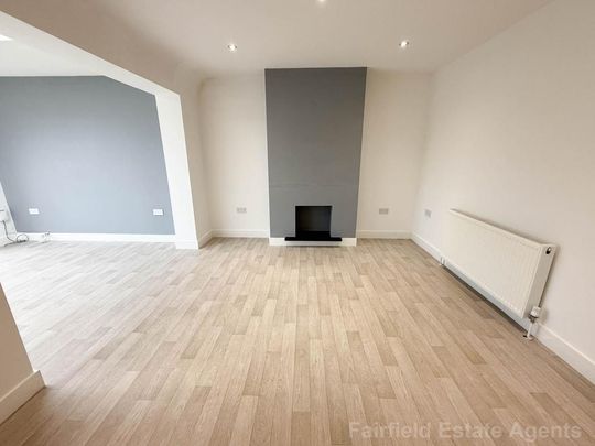 2 bedroom semi-detached bungalow to rent - Photo 1