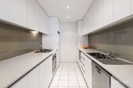 TWO BEDROOM APARTMENT + STUDY | Unfurnished - Photo 5