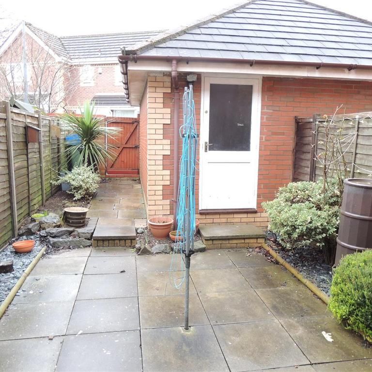 2 bedroom terraced house to rent - Photo 1