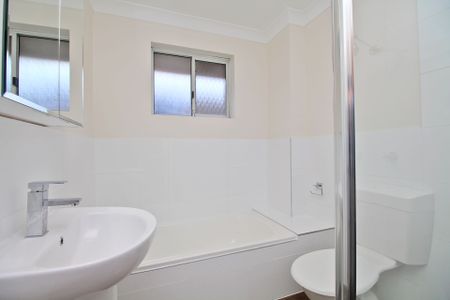 4/8 Central Avenue, Westmead. - Photo 5