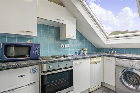 2 MOOR VIEW Leeds - LS6 1AQ - Photo 4