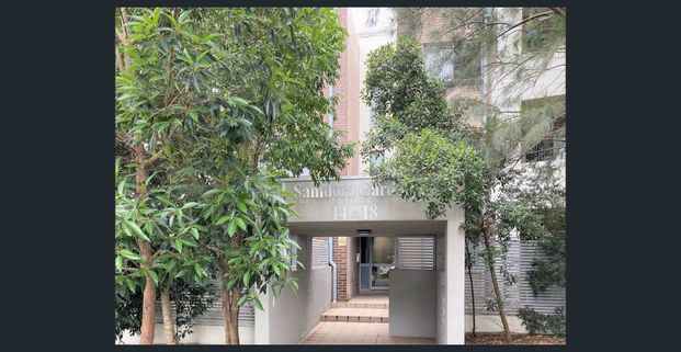 SPACIOUS 2 BEDROOM UNIT - Photo 1