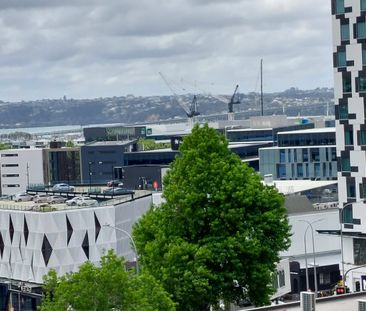 Apartment with a View! - Photo 6