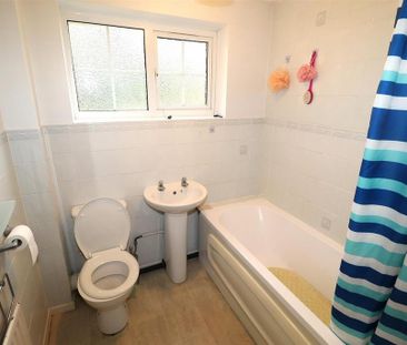 2 bedroom terraced house to rent - Photo 4