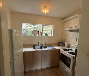 258 Cockayne Road, Ngaio - Photo 5