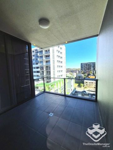 Fully Furnished 1 Bedroom 1 Bathroom / 1 Car Apt - Photo 2