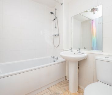 Chartwell Gardens, Cheam, SM3 - Photo 5