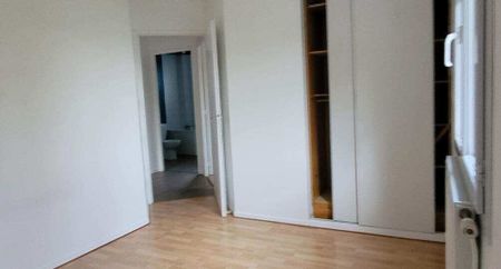 À VOUZIERS - Photo 4