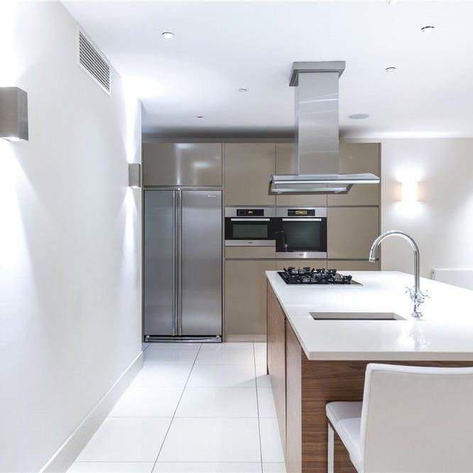 3 bedroom property to let - Photo 1