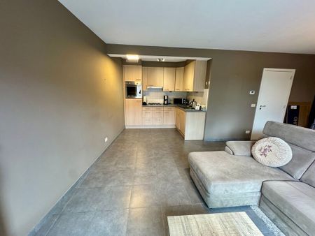 Appartement met 2 slaapkamers en autostaanplaats in centrum Ruddervoorde - Photo 5