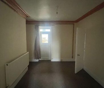 1 bedroom ground floor flat to rent - Photo 3