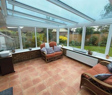 4 bedroom detached bungalow to rent - Photo 3