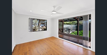 Single level three bedroom home - Photo 5