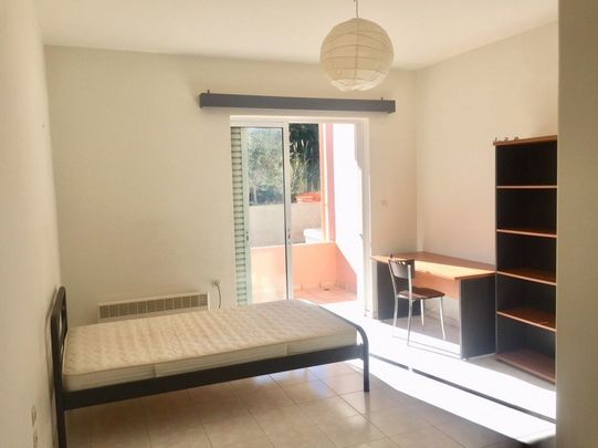 Studio/Γκαρσονιέρα για ενοικίαση Κέντρο (Ρίο) - Φωτογραφία 1