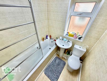 2 bedroom flat to rent - Photo 3