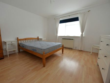 Flat to rent on - Photo 4