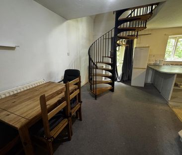 3 bedroom flat to rent - Photo 6