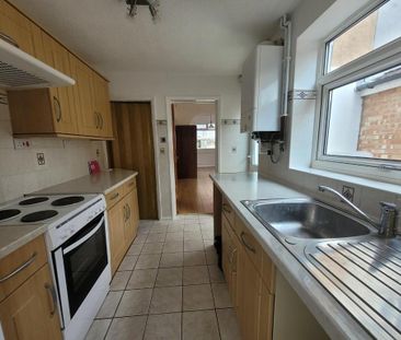 2 bedroom terraced house to rent - Photo 4