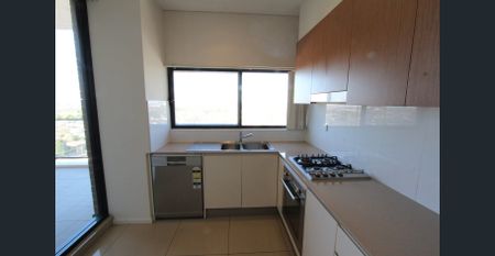 2 Bedrooms Apartment with City and Bridge Views - Photo 2