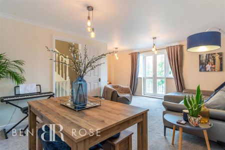 4 bedroom townhouse to rent - Photo 3