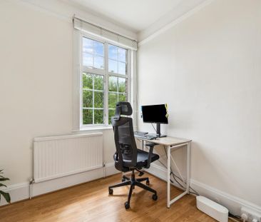 3 bedroom flat to rent - Photo 6