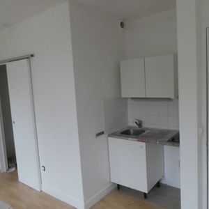 Location Appartement 1 pièce 20m² MELUN 77000 - Photo 2