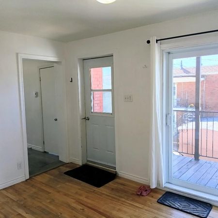 Chaleureux 4 1/2 à deux pas du Centre-Ville (Animaux acceptés) - Photo 3