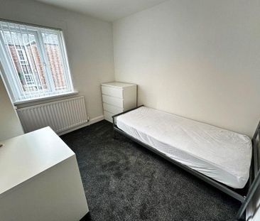 4 bedroom house to rent - Photo 1
