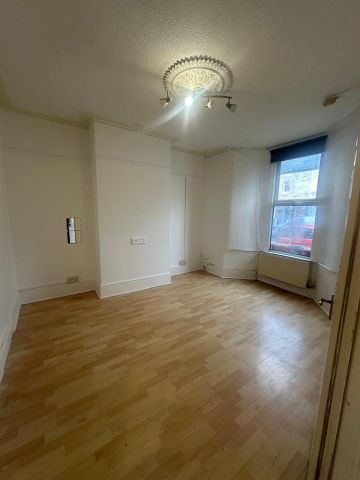 4 Bed Terraced House, Windsor Road, E10 - Photo 5