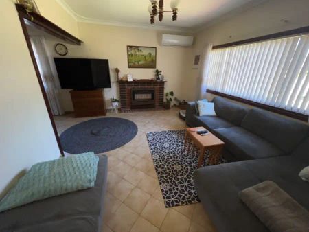 “Charming 2-Bedroom Home with Sunroom and Lovely Gardens” - Photo 3