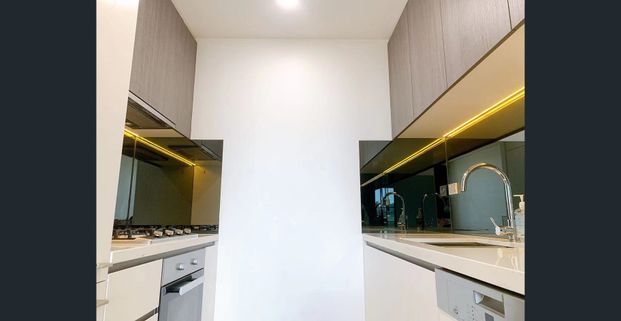 Modern High-Level 2 Bedroom in Waterloo — Fully Furnished, Move In Ready! - Photo 1