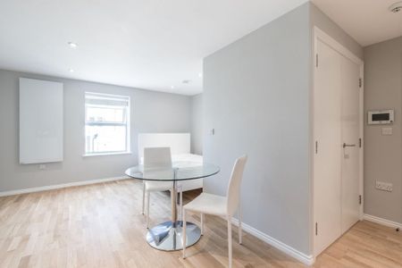 Flat to rent - Photo 3