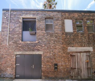 Spacious One Bedroom Apartment - Photo 2