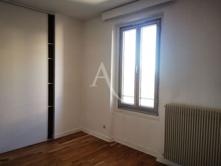 Location Appartement 4 pièces 97m² - Photo 2