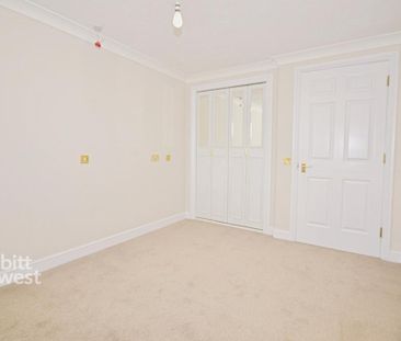 1 bedroom retirement property to rent - Photo 3