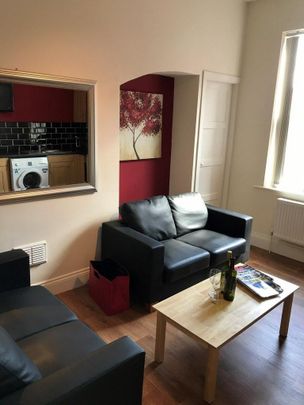 3 bedroom flat to rent - Photo 1