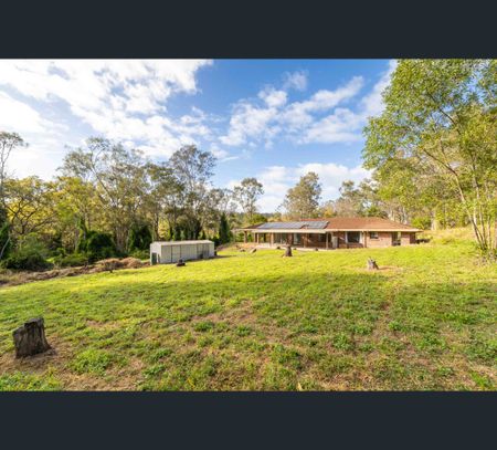 4 Reisling Court, Wilsonton Heights, Qld 4350 - Photo 2