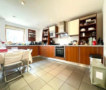 3 bedroom apartment to rent - Photo 3