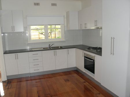 142 Victory Road, Airport West VIC 3042 - Photo 2