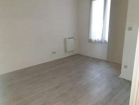 Appartement à Louer à LILLE 710 € - Photo 2