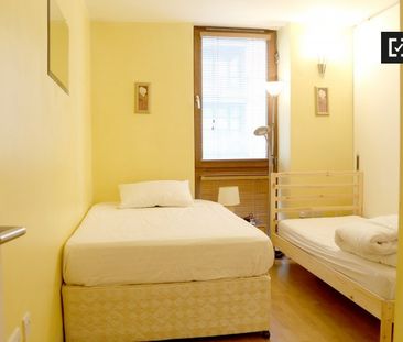 Shared twin ensuite room in a 2 bed flat in Northern Inner - Photo 4