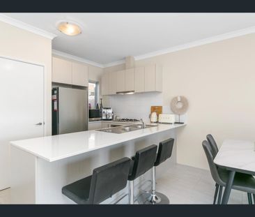 2/198 Hamilton Road, Spearwood, WA 6163 - Photo 3