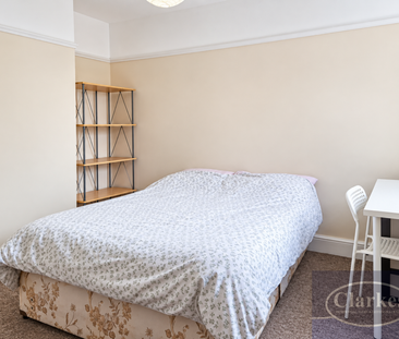 4 bedroom detached house to rent - Photo 4