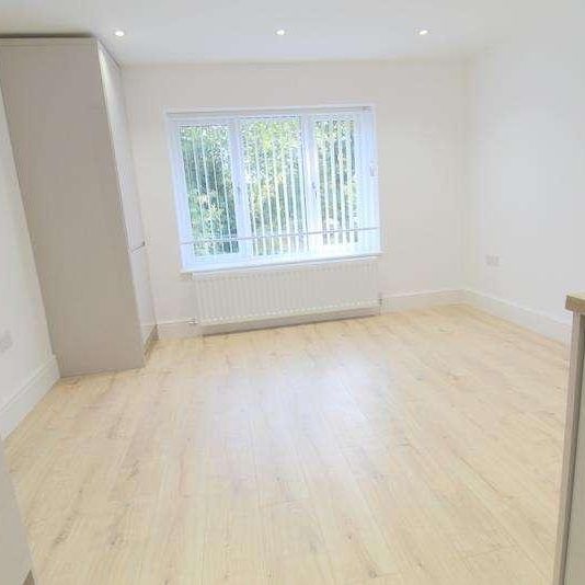 Hazeloak Road, Shirley, Solihull, B90 - Photo 1