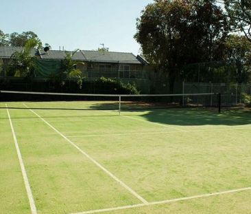 2-Bedroom Apartment in the Heart of Carrara - Photo 2