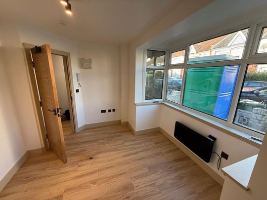 Studio Flat, Grant Road, HA3 - Photo 1